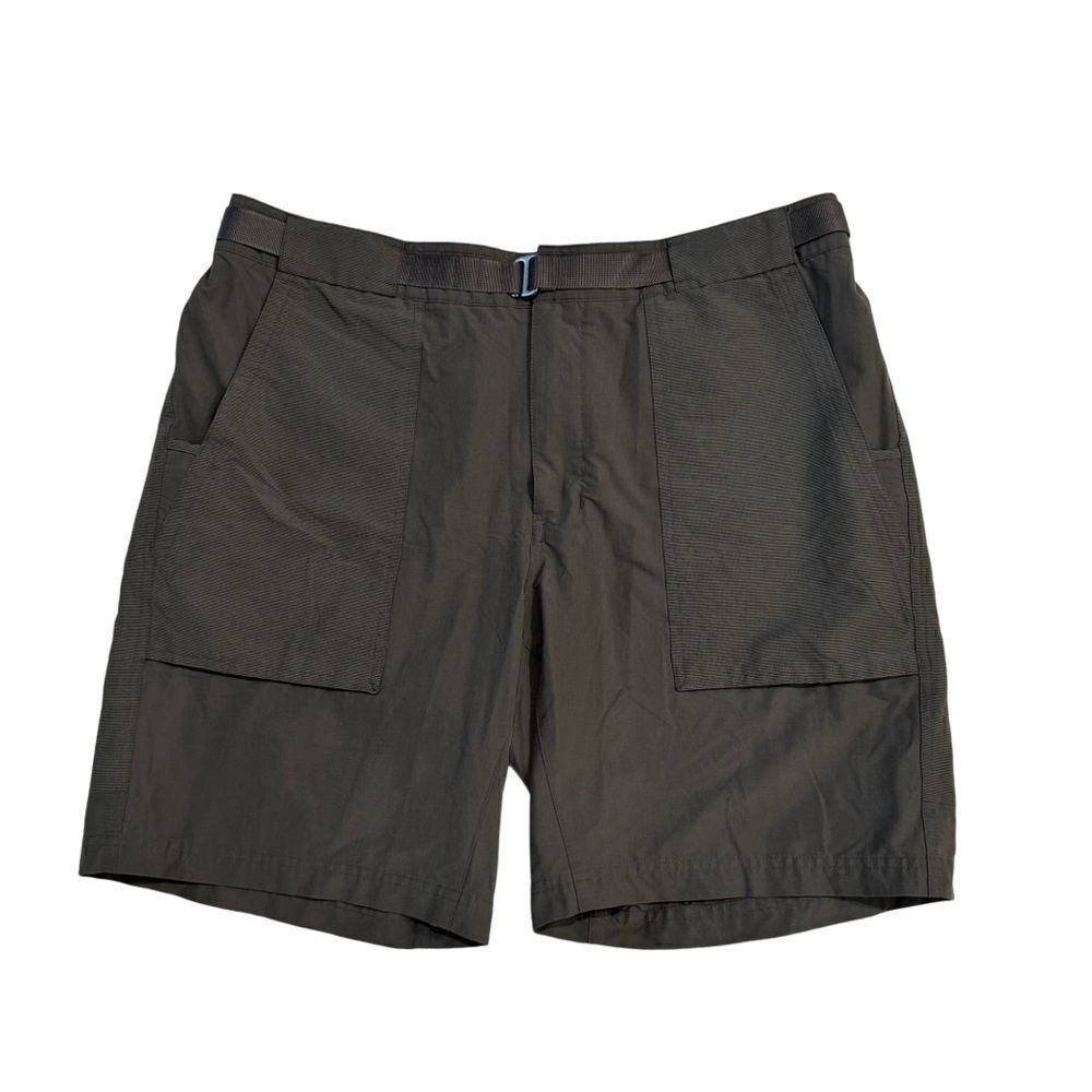 Mens REI hiking cargo shorts size 40 Green